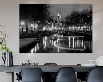 Zicht op Zandbrug en Oudegracht in Utrecht vanaf de Bemuurde Weerd, ZWART WIT