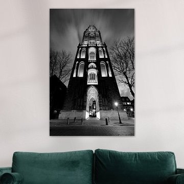 Domturm in Utrecht von der Domplein gesehen von Donker Utrecht