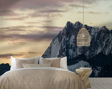 Dageraad op de Grandes Jorasses