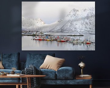 Vissersboten in de winter op de Lofoten in Noorwegen van Sjoerd van der Wal