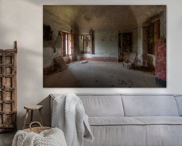 Abandoned Living Room with Plants. by Roman Robroek - Photos of Abandoned Buildings