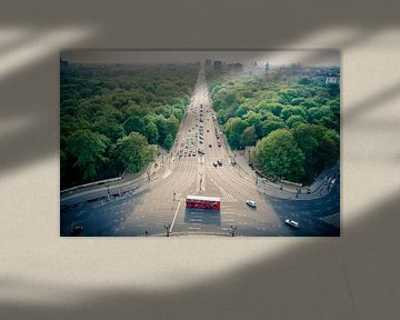 Uitzicht over de Tiergarten vanaf de Siegessaule in Berlijn van Sven Wildschut