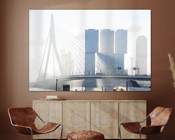 ochtendzon door de wolkenkrabbers van de Kop van Zuid in Rotterdam van Rick Keus