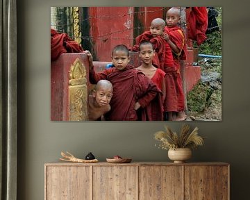 Jonge boeddhistische monniken in Myanmar