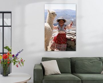 Meisje met alpaca  van Gert-Jan Siesling