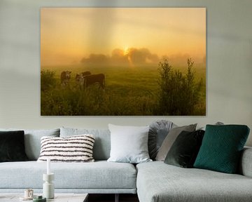 Koeien in mistige polder van Remco Van Daalen