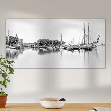 Le vieux port d'Enkhuizen en noir et blanc sur Harrie Muis