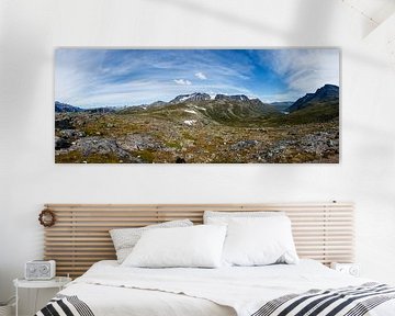 Großes Panorama des Besseggenkammes mit dem Bergpass im NP Jotunheimen, Norwegen. von Martin Stevens