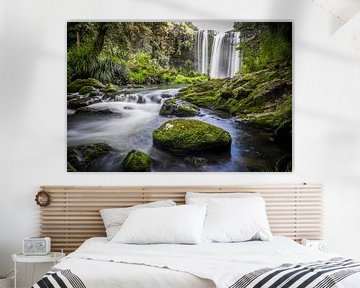 Chute d'eau dans la forêt sur Roel Beurskens