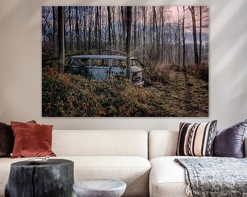 VW Bus Lost in the Woods van Maikel Brands