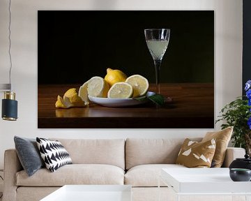 Stilleven met citroen en limoncello van Mooie Foto