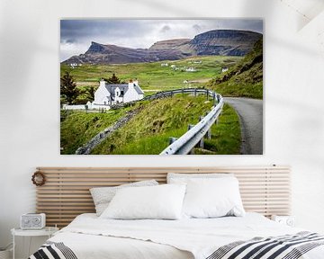 Typisch landschap in Schotland van Rob IJsselstein