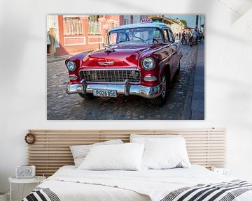 Voiture classique vintage dans le centre-ville de La Havane, à Cuba. One2expose Wout Kok Photographi