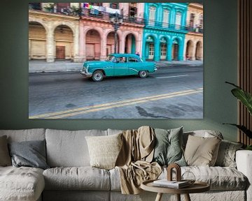 Oldtimer classic car in Cuba in het centrum van Havana. One2expose Wout kok Photography van Wout Kok