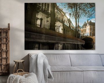 Reflet des maisons du canal dans l'eau de l'Oudegracht à Utrecht. One2expose Wout Kok Pho