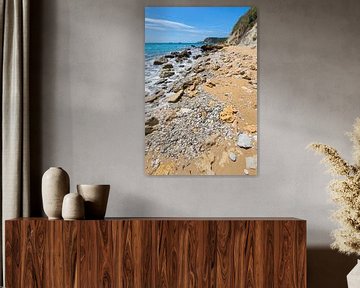 Grieks landschap kust met zee strand rotsen en bergen van Ben Schonewille
