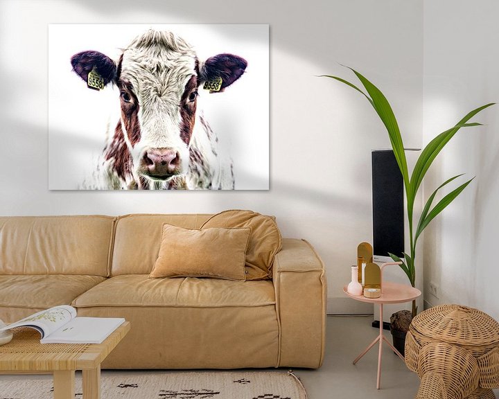 Sfeerimpressie: Portret van een nieuwsgierige koe van Jessica Berendsen