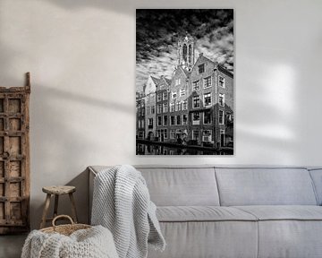 De Dom in Utrecht vanaf de werf van de Lijnmarkt in zwart-wit (1) van De Utrechtse Grachten