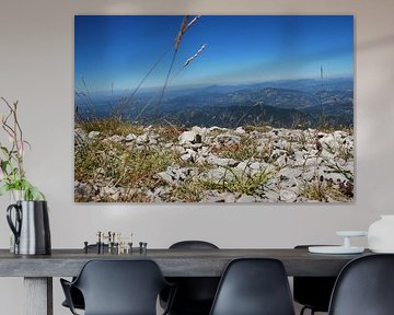 Bergen met een blauwe lucht