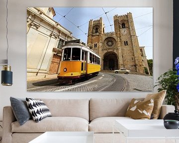Tram en Kathedraal in Lissabon