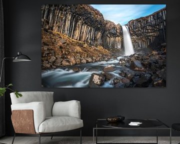 Svartifoss, de zwarte waterval in zuid IJsland van Gerry van Roosmalen
