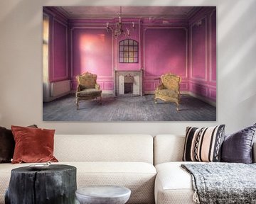 Urbex - Pink Room van Angelique Brunas