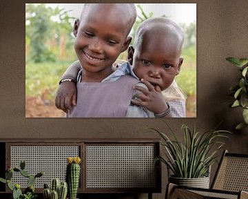 Zusjes in Uganda, Afrika