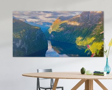 Uitzicht vanaf Ornesvingen, Geirangerfjord, Noorwegen van Henk Meijer Photography