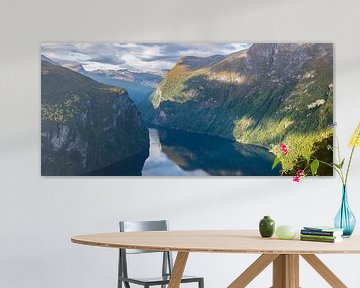 Uitzicht vanaf Ørnesvingen, Geirangerfjord, Noorwegen van Henk Meijer Photography