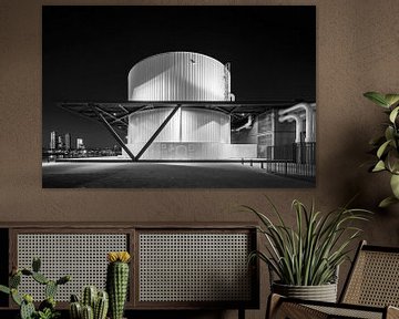 Industrieel gebouw langs de Maas in Rotterdam van Raoul Suermondt