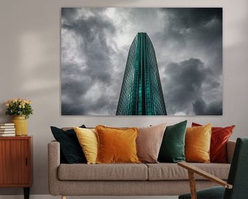 Donkere wolken achter het Beurs World Trade Center Rotterdam van Martijn Smeets