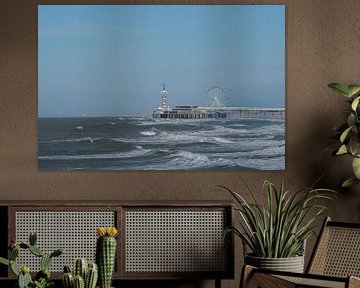 De Pier in Scheveningen-zijaanzicht vanaf de haven. van Cilia Brandts