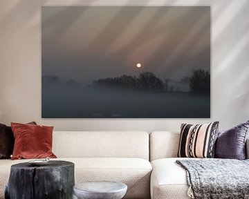 Nebliger Sonnenaufgang in der Rivierenland-Betuwe von Patrick Verhoef