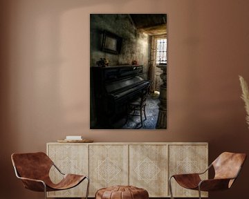 Een piano in een verlaten villa von Melvin Meijer