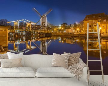 Leiden by Night - Molen de Put en Rembrandtbrug - 1 van Tux Photography