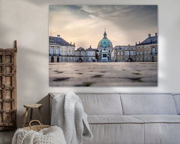 Het plein van Amalienborg Royal Palace . Copenhagen, Denmark, zonsopgang van Ruurd Dankloff