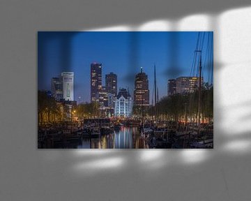 Die Haringvliet in Rotterdam während der blauen Stunde