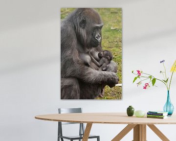 Moeder gorilla met kind van Renate Peppenster