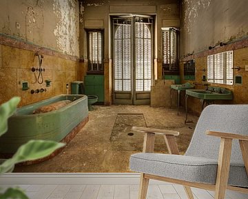 Needing a bath? by Anya Lobers