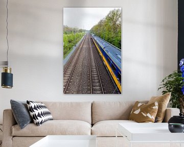 Rijdende trein nabij Onnen by Arline Photography