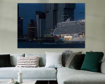 Cruisecity Rotterdam by Eus Driessen