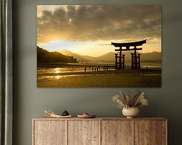 Itsukushima-schrijn, Miyajima, Japan van Marcel Alsemgeest