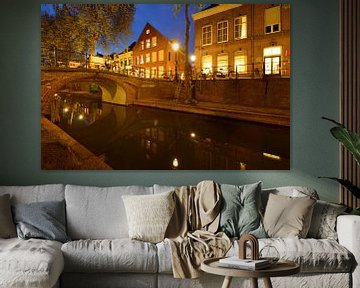 Nieuwegracht à Utrecht avec le pont Magdalena sur Donker Utrecht