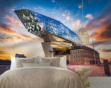 The spaceship has landed  (Haven van Antwerpen 10-06-2017)  van Etienne Hessels