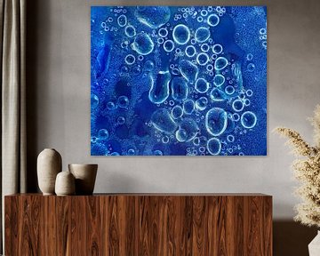 Blauwe Regen (Condens en Druppels) van Caroline Lichthart