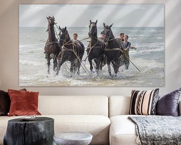 Stoere paarden in de zee van Jan Iepema