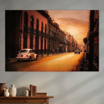 VW Käfer in den Straßen von Puebla von Loris Photography
