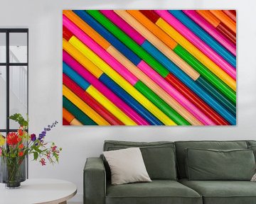 Houten gekleurde potloden als achtergrond foto  van Tonko Oosterink