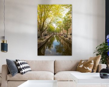 Canal d'Amsterdam Oudezijds Achterburgwal en été sur Sjoerd van der Wal Photographie