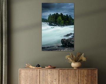 Wilde rivier in Noorwegen rond de Poolcirkel van Hamperium Photography